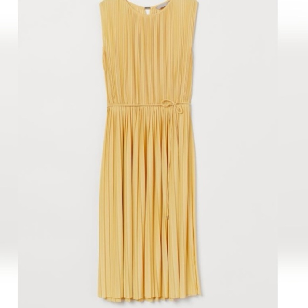 H&M Elegant Pastel Yellow Sleeveless Pleated Midi Dress